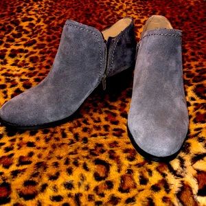 Women’s 8.5 ankle boots